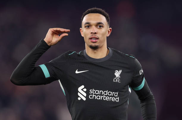 Alexander-Arnold gia nhập Real Madrid: Thử thách khổng lồ giữa bão tố Bernabéu