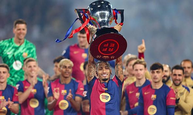 Barcelona: Cú ăn ba lịch sử và lời hứa hẹn rực rỡ dưới thời Hansi Flick